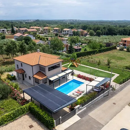 Villa Karina, Porec