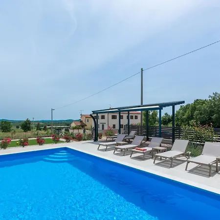 ヴィラ Karina, Porec