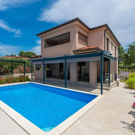 Villa Karina, Porec