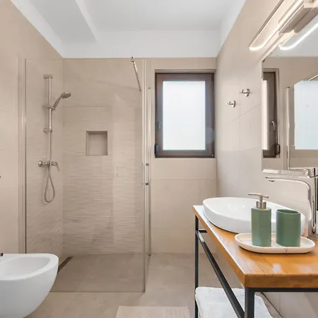 Karina, Porec * Kadumi