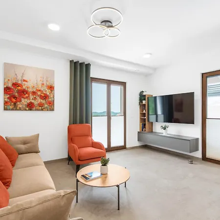 Karina, Porec Kadumi